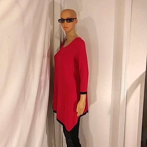 NWT Chelsea & Theodore Red and Black Horizontal Top. - Picture 5 of 10